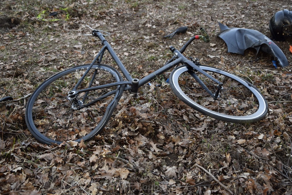 Schwerer VU Krad Fahrrad Koeln Porz Alte Koelnerstr P242.JPG - Miklos Laubert